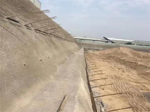 蚌山河道边坡加固